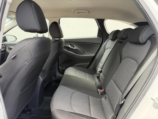Hyundai I 30 Wagon 1.0 T-GDi MHEV Comfort Automaat / Facelift / Camera / Navigatie via AppleCarplay & Android auto / Parkeersensoren / Multimedia Bluetooth / DAB /