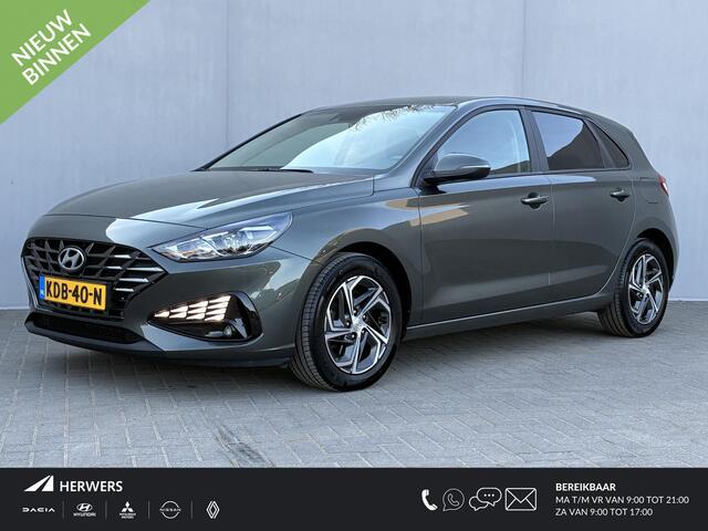 Hyundai I 30 1.0 T-GDi MHEV Comfort Smart / Stoel-/Stuurverwarming / Cruise Control / Achteruitrijcamera / Navigatie d.m.v. Apple Carplay/Android Auto / Winterset /