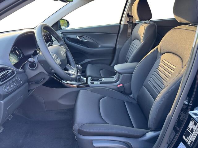 Hyundai I 30 Wagon Comfort 1.0 T-GDi 115pk | CRUISE CONTROL | CAMERA | PARKEERSENSOREN V + A | APPLE CARPLAY / ANDROID AUTO | NAVI | DRAADLOZE TELEFOONLADER | CLIMA |