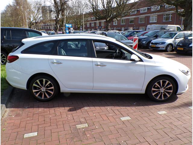 Hyundai I 30 Wagon 1.4 T-GDI Premium AUTOMAAT APPLE CARPLAY .......