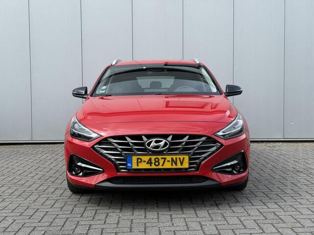 Hyundai I 30 Wagon 1.5 T-GDi MHEV Premium / 18" N velgen / Trekhaak afneembaar 1410 kg / Vol leder / Stoelverwarming en verkoeling / Stuurwiel verwarming / Navigatie / Full LED / Elektrische stoelverstelling / Achteruitrijcamera /