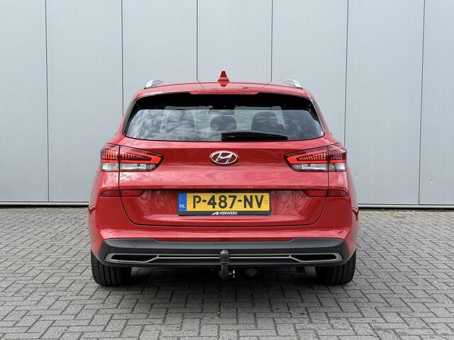 Hyundai I 30 Wagon 1.5 T-GDi MHEV Premium / 18" N velgen / Trekhaak afneembaar 1410 kg / Vol leder / Stoelverwarming en verkoeling / Stuurwiel verwarming / Navigatie / Full LED / Elektrische stoelverstelling / Achteruitrijcamera /