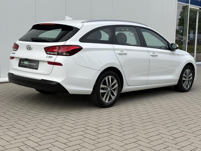 Hyundai I 30 1.4 T-GDI Comfort | AUTOMAAT | Carplay | Camera | Stuur & stoelverwarming | Trekhaak