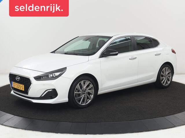 Hyundai I 30 Fastback 1.0 T-GDI Premium | Carplay | Half leder | Full LED | Navigatie | Keyless | Climate control | Camera | Bluetooth | Cruise control | Parkeerhulp