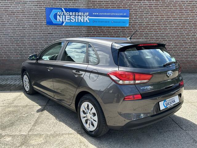 Hyundai I 30 1.4 i-Drive Cruise/Stoelverwarming/PDC