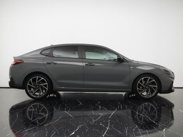 Hyundai I 30 Fastback 1.5 T-GDi 160PK MHEV DCT7 N-Line Sky Automaat - Navigatie - Panoramadak - Camera - Stoelverwarming - LED koplampen - 12 maanden garantie