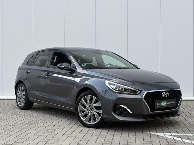 Hyundai I 30 1.4 T-GDI Passion | CAM | Stuurverw | Stoelverw. | CLIMATE CONTR.| LED | Carplay | LKA | DAB+