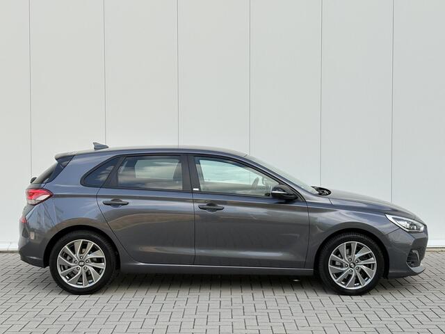 Hyundai I 30 1.4 T-GDI Passion | CAM | Stuurverw | Stoelverw. | CLIMATE CONTR.| LED | Carplay | LKA | DAB+