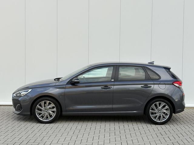 Hyundai I 30 1.4 T-GDI Passion | CAM | Stuurverw | Stoelverw. | CLIMATE CONTR.| LED | Carplay | LKA | DAB+