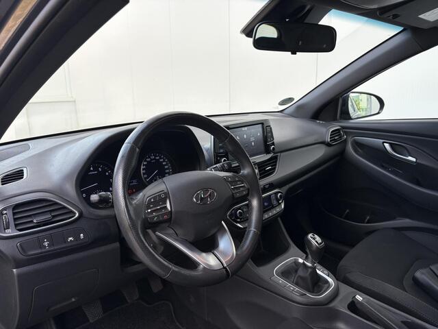 Hyundai I 30 1.4 T-GDI Passion | CAM | Stuurverw | Stoelverw. | CLIMATE CONTR.| LED | Carplay | LKA | DAB+