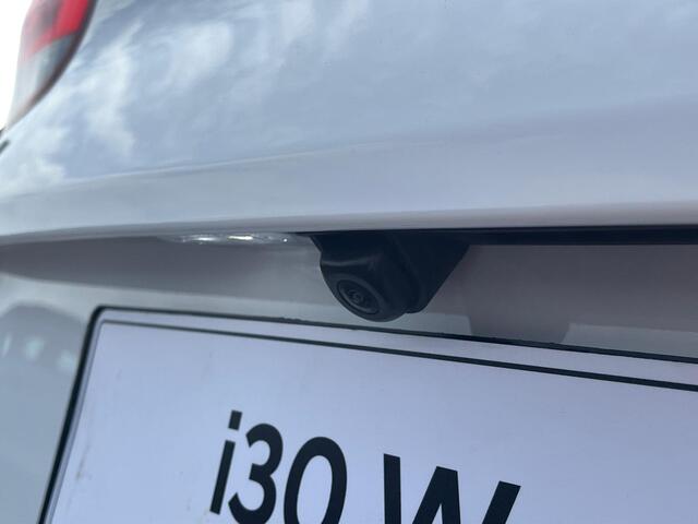Hyundai I 30 Wagon Premium 1.6 T-GDi 150pk | LEDER | ELEK. VERSTELBARE STOELEN | CAMERA | APPLE CARPLAY / ANDROID AUTO | ADAPTIVE CRUISE | STOEL + STUURVERW. |