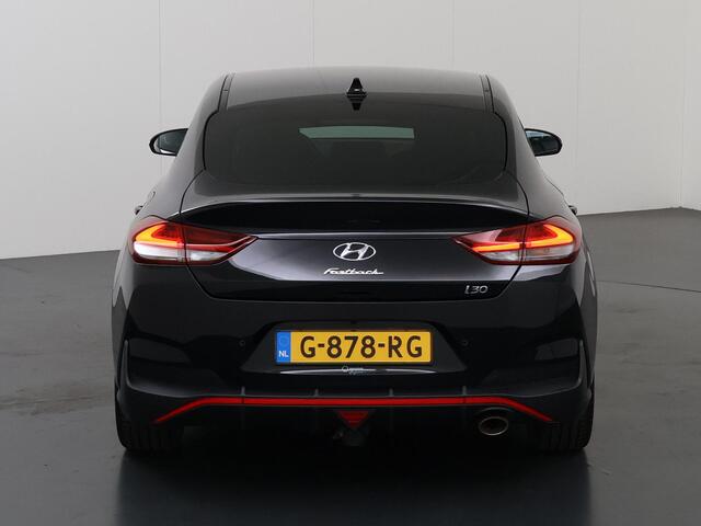 Hyundai I 30 Fastback 1.4 T-GDI N Line | Trekhaak | Parkeercamera | Keyless Go | Climate Control | Cruise Control | Navigatie via Apple Carplay / Android Auto |
