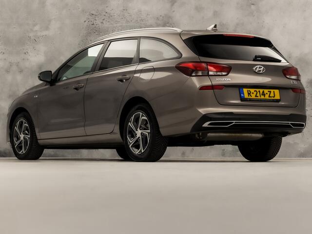 Hyundai I 30 Wagon 1.0 T-GDi MHEV Comfort Smart Automaat (APPLE CARPLAY, 1e EIGENAAR, GROOT NAVI, CAMERA, CLIMATE, SPORTSTOELEN, GETINT GLAS, CRUISE, NIEUWE APK, NIEUWSTAAT)