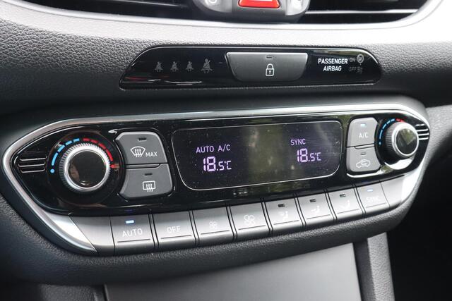 Hyundai I 30 1.4 T-GDI Comfort | Automaat | Camera | Adaptive cruise | Lane assist | Dode hoek | Stoel en stuur verwarming