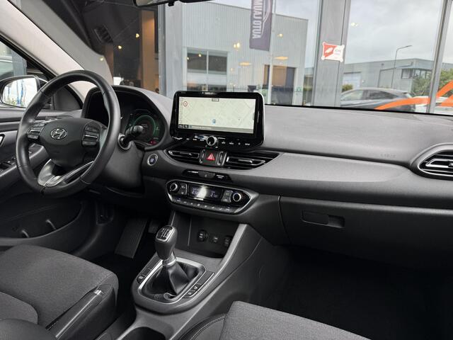 Hyundai I 30 1.5 T-GDi MHEV Comfort Smart 160 PK Navi Camera Carplay LED DAB Keyless LM Velgen