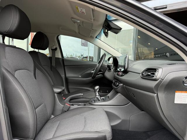 Hyundai I 30 1.5 T-GDi MHEV Comfort Smart 160 PK Navi Camera Carplay LED DAB Keyless LM Velgen