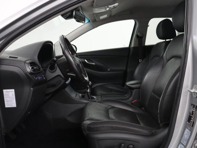 Hyundai I 30 Wagon 1.5 T-GDi MHEV Premium | Leder | Stuur/stoel verwarming | Stoel ventilatie | Cruise control | Lane assist | Camera | Park assist | Climate control | Trekhaak