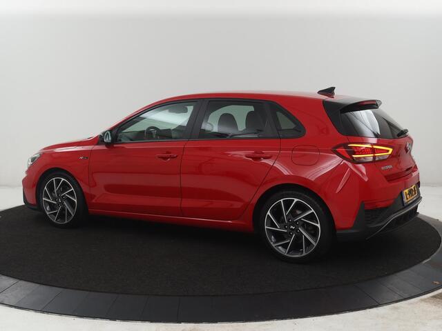 Hyundai I 30 1.5 T-GDi MHEV N Line | Leder/alcantara | Memory | Adaptive cruise | Dodehoek detectie | Stoelverwarming | Navigatie | Carplay | Climate control | Camera | Park assist