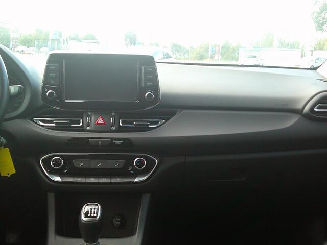 Hyundai I 30 1.5 T-GDi MHEV Premium Staat in Hardenberg