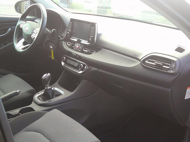 Hyundai I 30 1.5 T-GDi MHEV Premium Staat in Hardenberg