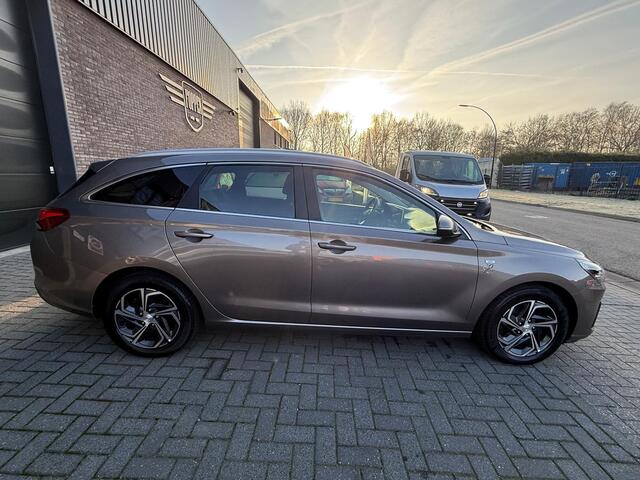 Hyundai I 30 Wagon 1.5 T-GDi MHEV Premium | 1E EIGENAAR | 3/6/12MND GARANTIE| LED | CARPLAY | SCHUIFDAK | DAB | NAVI | CRUISE | 160PK |