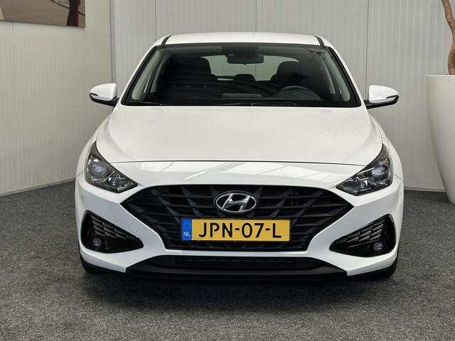 Hyundai I 30 1.0 T-GDi MHEV COMFORT AUTOMAAT CRUISE CONTROL AIRCO ACHTERUITRIJCAMERA APPLE CARPLAY/ANDROID NAVIGATIE 16" LICHTMETALEN VELGEN ZEER MOOI !!
