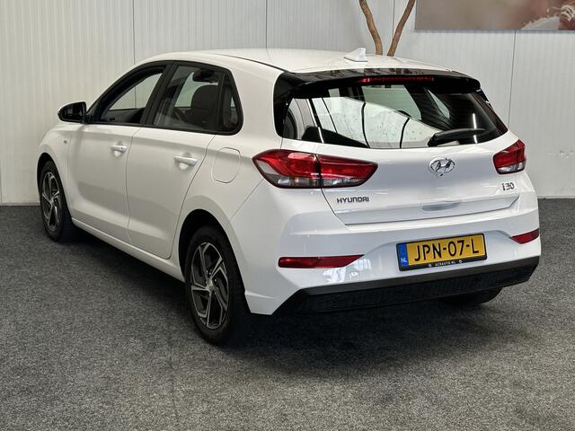 Hyundai I 30 1.0 T-GDi MHEV COMFORT AUTOMAAT CRUISE CONTROL AIRCO ACHTERUITRIJCAMERA APPLE CARPLAY/ANDROID NAVIGATIE 16" LICHTMETALEN VELGEN ZEER MOOI !!