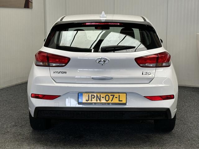 Hyundai I 30 1.0 T-GDi MHEV COMFORT AUTOMAAT CRUISE CONTROL AIRCO ACHTERUITRIJCAMERA APPLE CARPLAY/ANDROID NAVIGATIE 16" LICHTMETALEN VELGEN ZEER MOOI !!