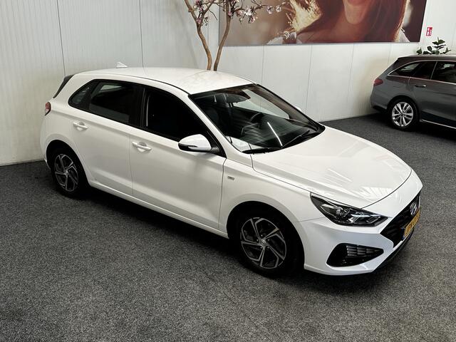 Hyundai I 30 1.0 T-GDi MHEV COMFORT AUTOMAAT CRUISE CONTROL AIRCO ACHTERUITRIJCAMERA APPLE CARPLAY/ANDROID NAVIGATIE 16" LICHTMETALEN VELGEN ZEER MOOI !!
