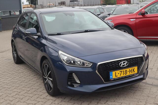 Hyundai I 30 1.4 i-Drive | Cruise control | Airconditioning | Bluetooth | Lichtmetaal | Lane assist
