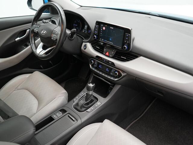 Hyundai I 30 Wagon 1.4 T-GDI Premium 141pk | Panodak | Adaptive Cruise | Camera | Lederen Sportstoelen Memory & Ventilatie | Keyless | BLIS | Stoelen & Stuur Verwarmd | LED Koplampen | Navigatie | DAB |