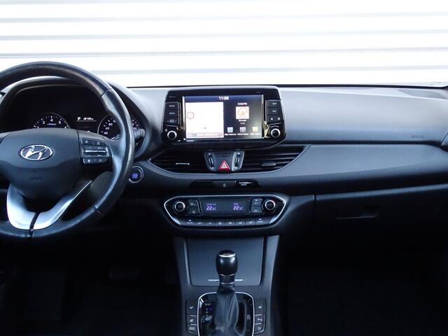 Hyundai I 30 Wagon 1.4 T-GDI Premium Automaat | Pano | Trekhaak | LED | Stoel-&Stuurverwarming