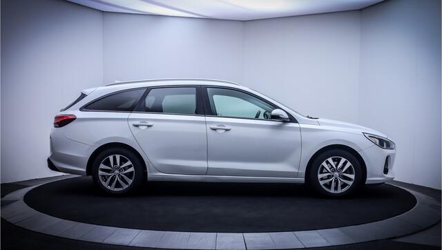 Hyundai I 30 Wagon 1.4 T-GDI Aut. PREMIUM CAMERA | CARPLAY | STUUR+STOELVERW | TREKHAAK | NAVI | DAB | PDC | LMV