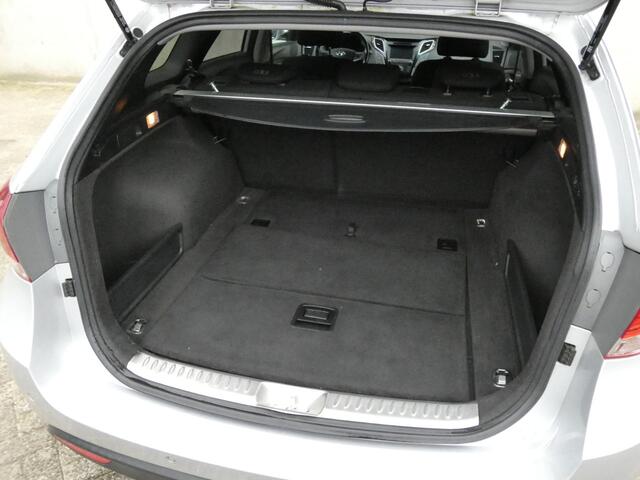 Hyundai I 40 Wagon 1.6 GDI Essence | NAVIGATIE |