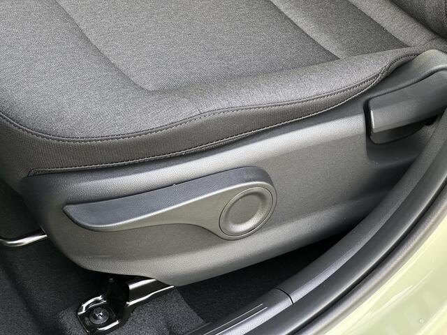 Hyundai INSTER Pulse 49 kWh Nu in het echt te zien / Nu te bestellen incl. 2950 Korting / WLTP 370 KM / Climate Control / Adaptive Cruise Control / Dynamische Navigatie / 15 Inch Lichtmetaal / Prijs is incl. korting /
