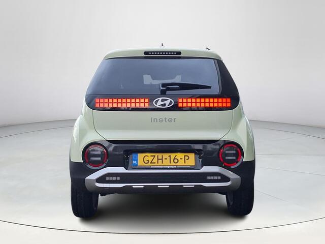 Hyundai INSTER Pulse 49 kWh | Winterpack | Stoel/stuur verwarming | Achteruitrij camera | lichtmetalen velgen | beschikbaar vanaf 3 april |
