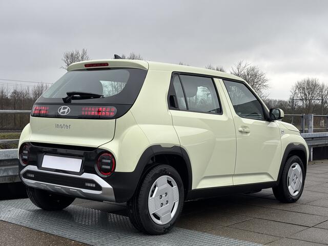Hyundai INSTER E-Motion 49 kWh NIEUW UIT VOORRAAD LEVERBAAR! | NAVIGATIE | PARKEERCAMERA