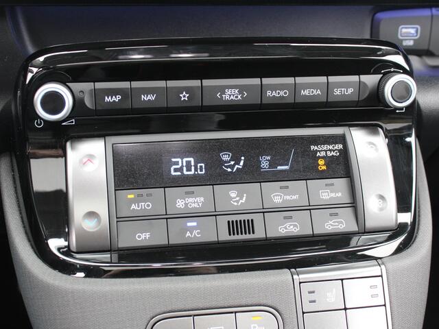 Hyundai INSTER Evolve Sky 49 kWh / Navigatie + Apple Carplay/Android Auto / Stoel- & Stuurverwarming / 360* Camera / Cruise Control Adaptief / Elektrisch Schuif-/Kanteldak /