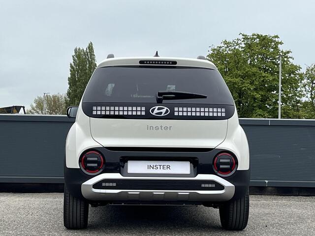 Hyundai INSTER Evolve Sky 49 kWh |¤3090 KORTING|360 CAMERA|STOELVERWARMING|SENSOREN VOOR & ACHTER| SCHUIF/-KANTEL DAK|