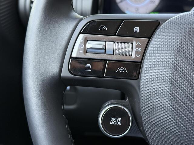 Hyundai INSTER Evolve 49 kWh Winter+Techpack / Stuur+Stoel Verwarming / Achterbank Verschuifbaar / Adaptive Cruise / 360º Camera / Keyless /