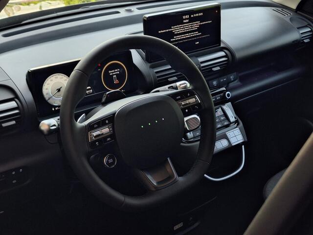 Hyundai INSTER Evolve 49 kWh | Winterpack | Uit voorraad leverbaar | Warmtepomp | Stoel en stuurverwarming | Parkeersensoren voor en achter | Adaptieve cruise control