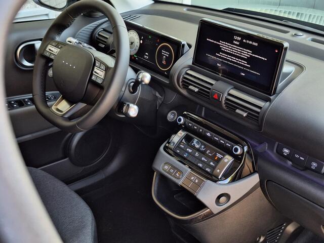 Hyundai INSTER Evolve 49 kWh | Winterpack | Uit voorraad leverbaar | Warmtepomp | Stoel en stuurverwarming | Parkeersensoren voor en achter | Adaptieve cruise control