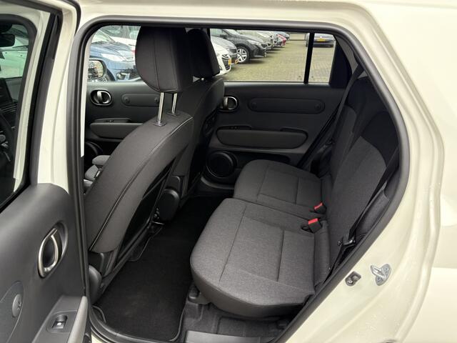 Hyundai INSTER Evolve 49 kWh met Winter Pack + Tech Pack