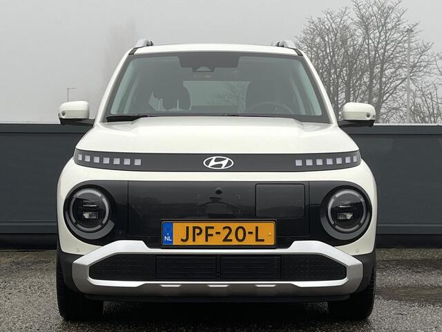 Hyundai INSTER Evolve Sky 49kWh 116pk | ¤2.520 KORTING | 360° CAMERA | STOELVERW. | PARKEERSENSOREN VOOR & ACHTER | SCHUIF/KANTELDAK |