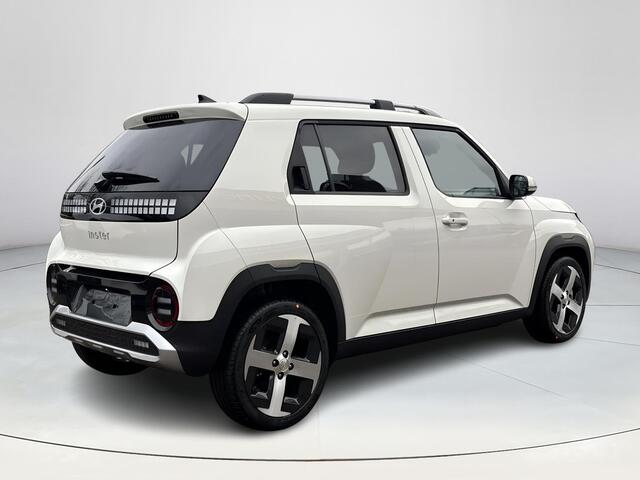 Hyundai INSTER Evolve Sky 49 kWh | Uit voorraad leverbaar! | Winterpack | Apple Carplay/Android Auto | 360 graden camera | Batterijverwarming | Schuif/kantel dakje | Adaptief Cruise Control | Stoel/stuurverwarming |