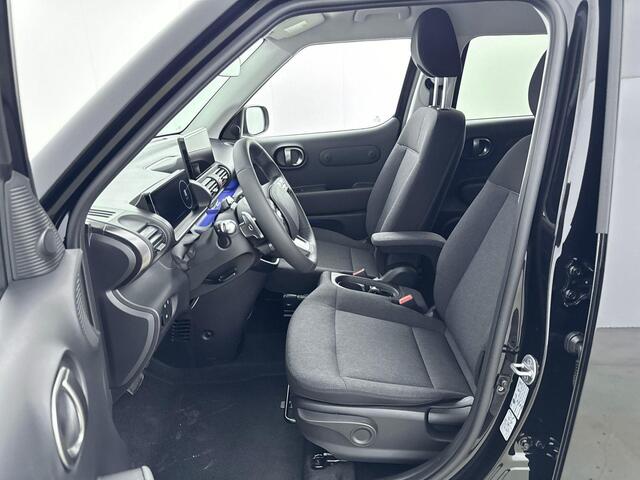 Hyundai INSTER Evolve 49 kWh | 17 inch lichtmetalen velgen | Armsteun | Regensensor | Parkeersensoren voor en achter