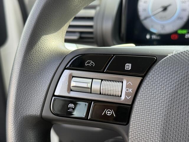 Hyundai INSTER E-Motion 5p. 42 kWh / 5 Zits / Direct Leverbaar / ¤3.000,- Voordeel / navigatie / Achteruitrij Camera / LM Velgen /