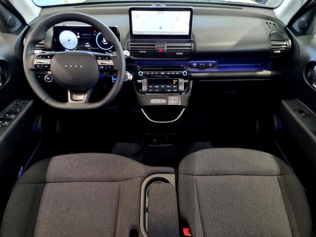 Hyundai INSTER Evolve 49 kWh Winter + Tech Pack / ¤3.000,- Voordeel / V2L / 360 Camera / Dynamische Navigatie / Adaptive Cruise Control / Climate Control /