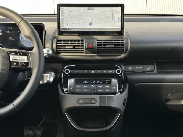 Hyundai INSTER Pulse 49 kWh + WinterPack / ¤ 3.000,- inruilvoordeel / Prijs is rijklaar / WinterPack / Navigatie / Warmtepomp / Stoel & stuurwiel verwarming voor / Apple & Android carplay / Adaptieve cruise control /