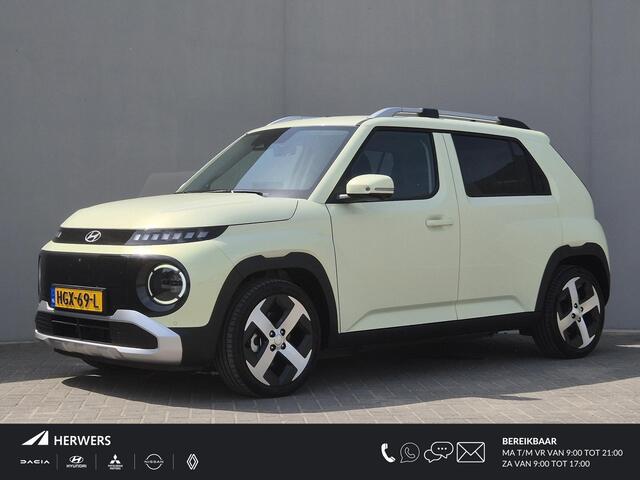 Hyundai INSTER Evolve Plus 49 kWh / SOH 100% / Origineel Nederlands / Fabrieksgarantie tot 03-2030 / Stuur & Stoelverwarming / V2L / Stuur- & Stoelverwarming / CCS snelladen / warmtepomp / Rondomzicht camera / Draadloze telefoon lader / Apple Carplay Android Auto /